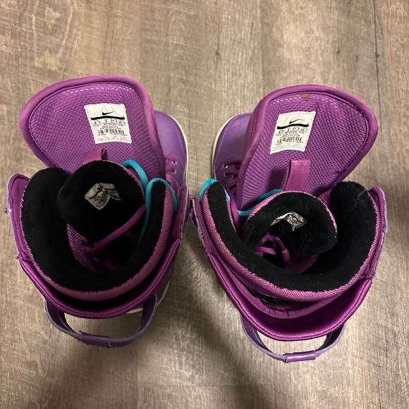 Nike Snowboarding Women's Boot - Picture 4 of 12